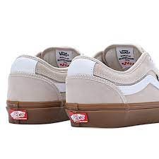 Overview second image: CHUKKA LOW SID